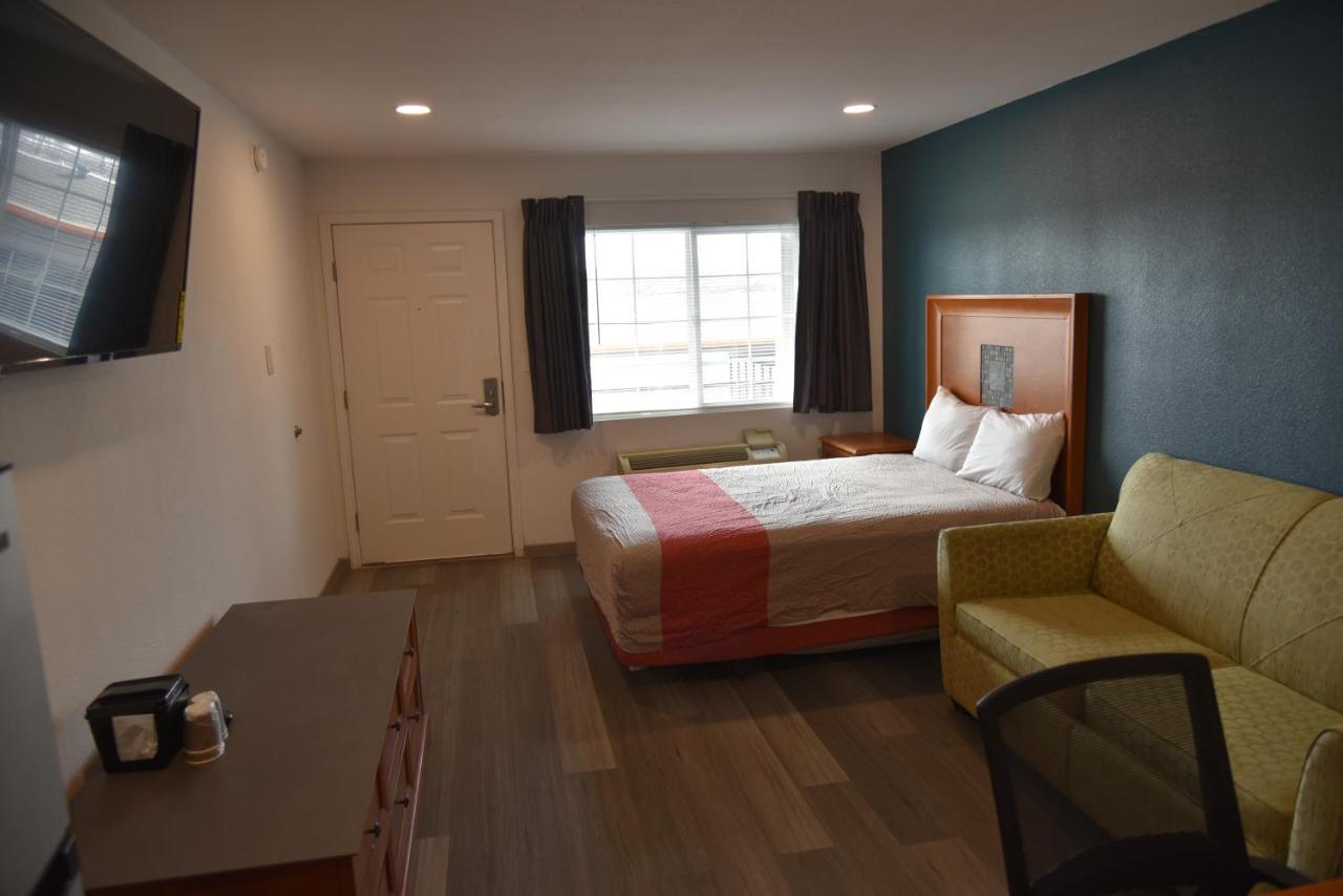 Town Place Studio Apartment Snyder Dış mekan fotoğraf